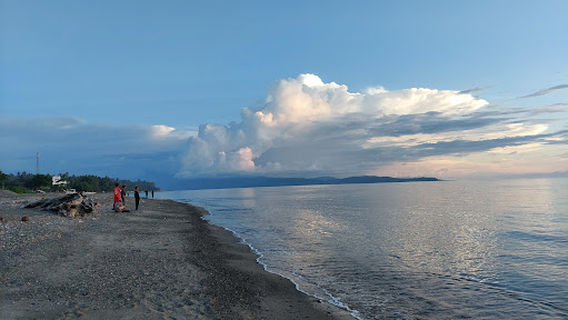 Pantai 60 Manohara Sunset
