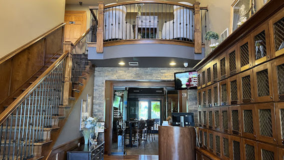 White Hawk Country Club