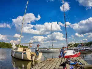 Rubin, a yacht club