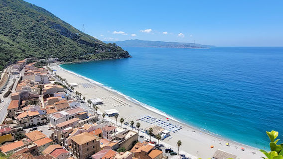 Spiaggia Di Scilla