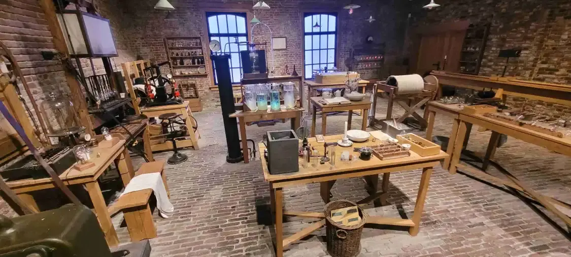 Các khách sạn gần Philips Museum