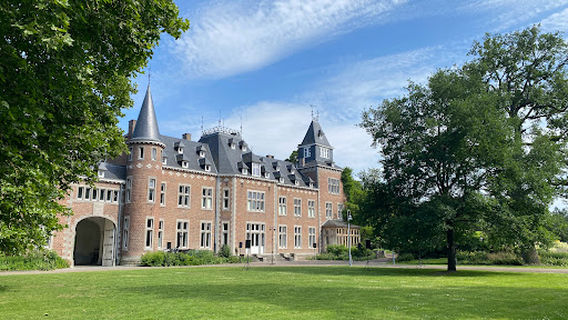Cycling through water - Bokrijk