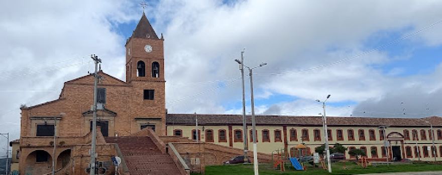 Plazoleta de las Nieves (Plaza de los Muiscas)