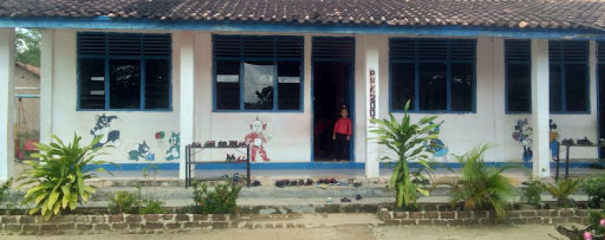 Lapangan Desa Adi Luhur