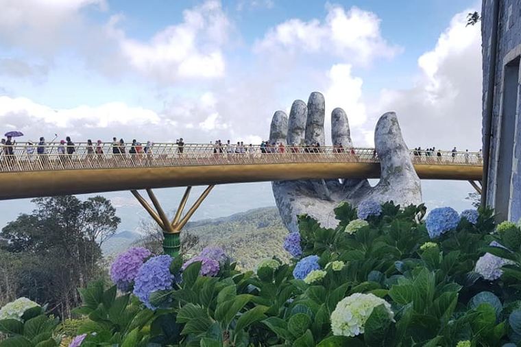 Golden Hands Bridge