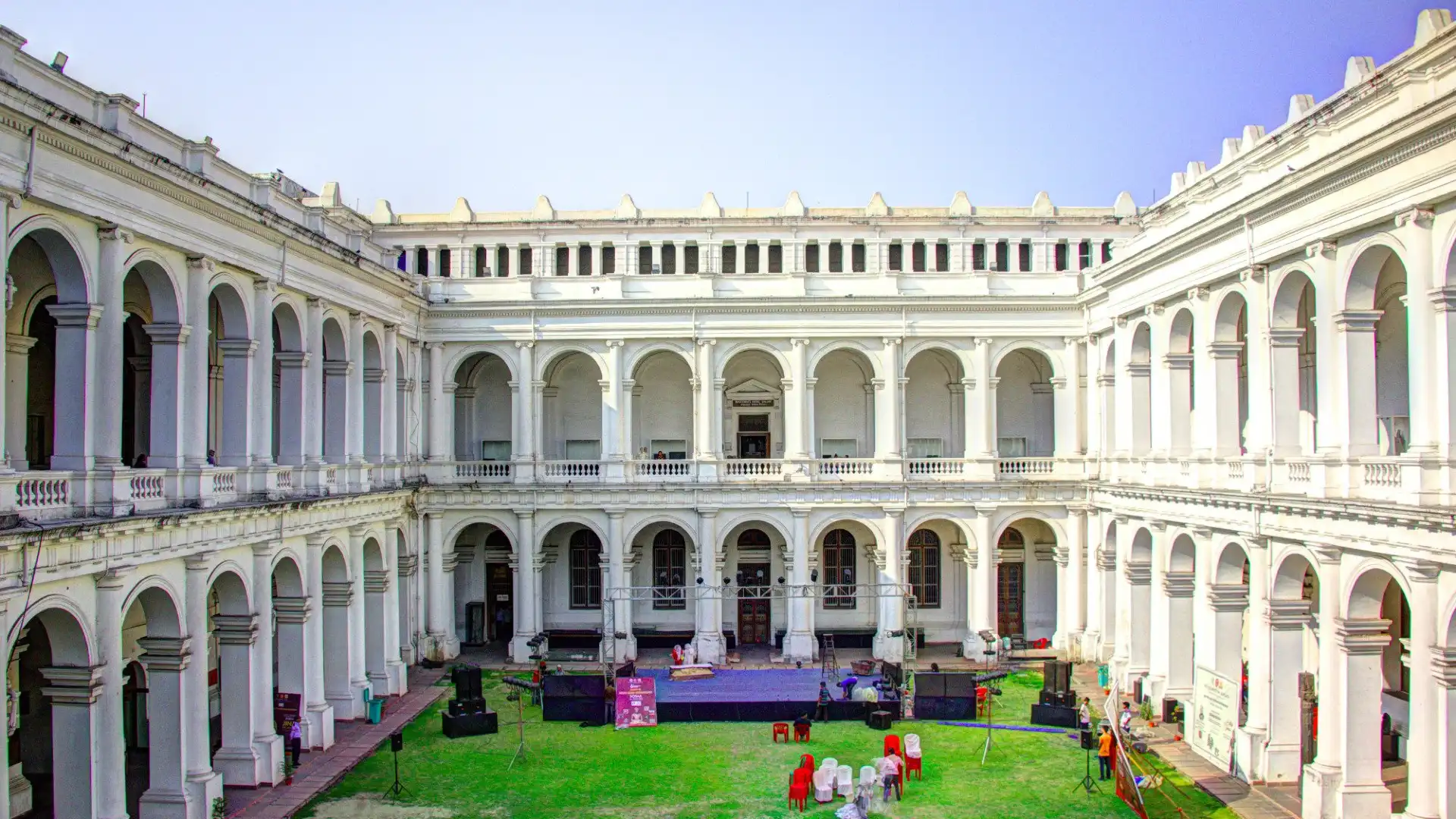Hotels near Indian Museum