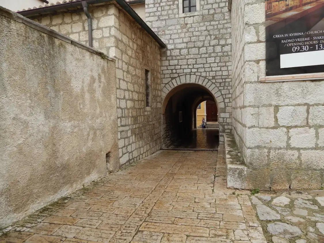 Hotels near Cathedral of Holy Virgin Mary