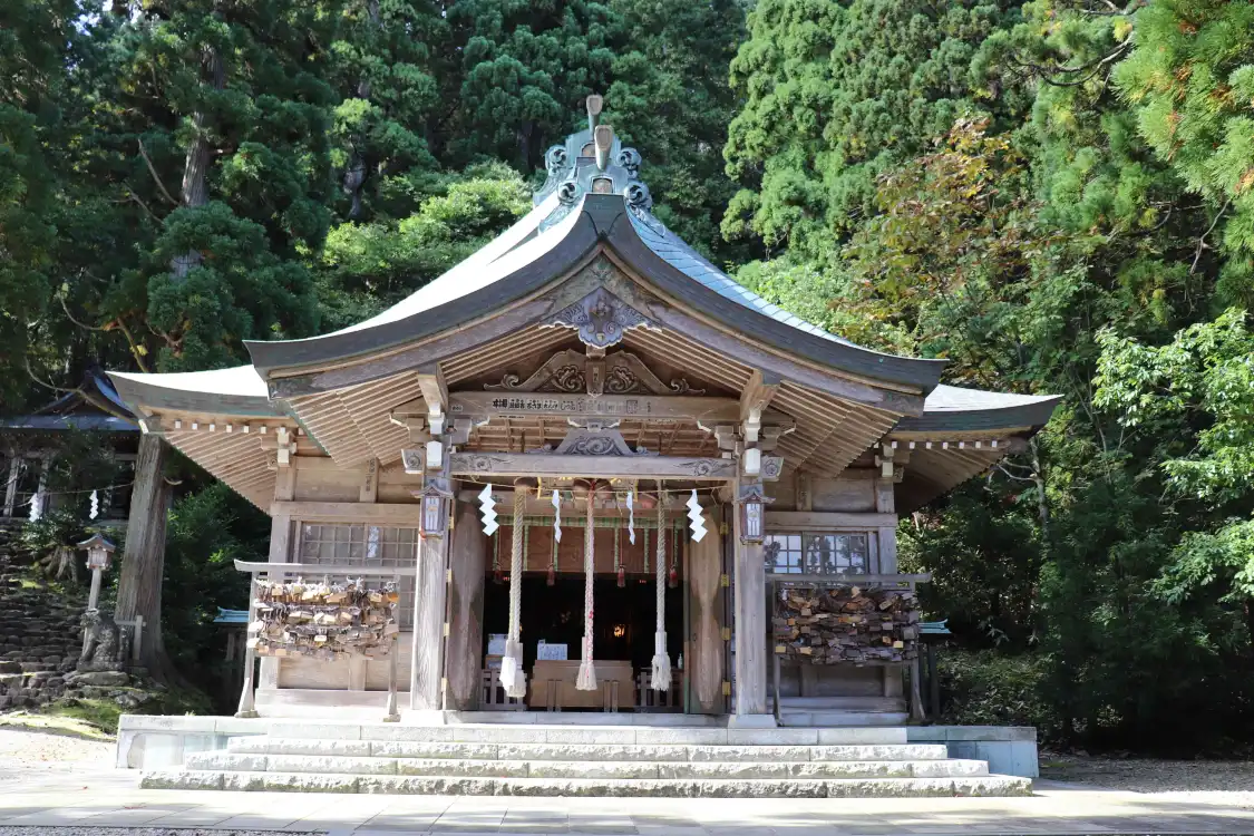 Hotels near Shinzan Shrine
