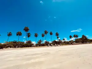 Praia de Sao Miguel dos Milagres