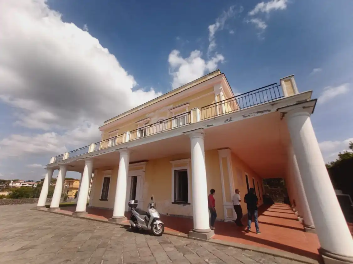 Hotel in zona Villa delle Ginestre