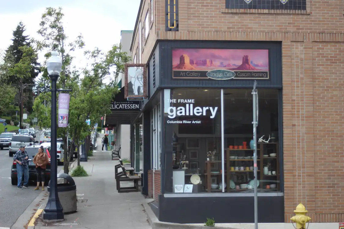 Hotels near Frame Gallery