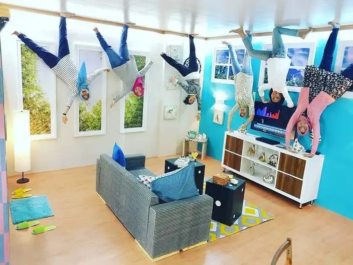 Hotels near Upside Down World
