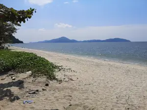 Pantai Peranginan Teluk Senangin ( Segari, Lumut, Perak )