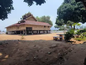 Wansarmai Monastery ၵျွင်းဝၢၼ်ႈသႃႇမႂ်ႇ