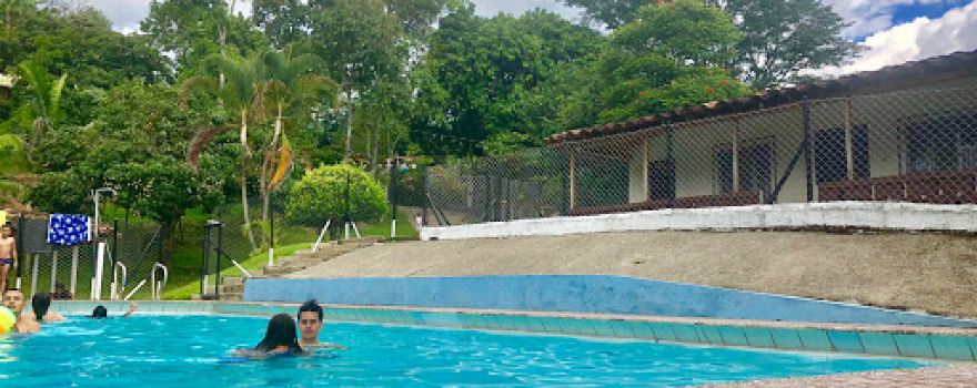 PISCINA CAMPO ALEGRE