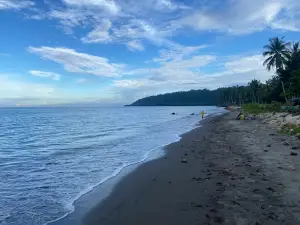 Pantai Nusliko