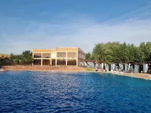 Комплекс Семейного отдыха "Family Resort"
