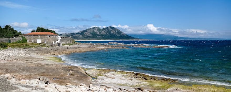 Monte e Lagoa de Louro