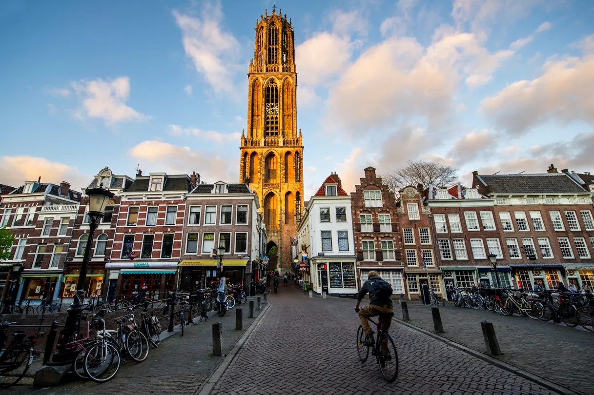 1_Dom Tower