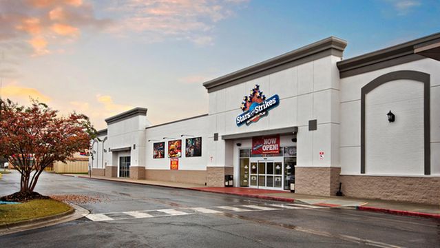 Stars and Strikes Family Entertainment Center