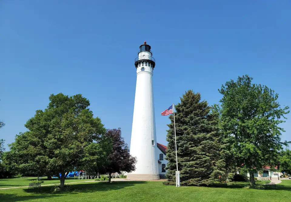 3_Windpoint Lighthouse