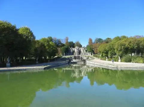 Hotels near Saint-Cloud National Estate