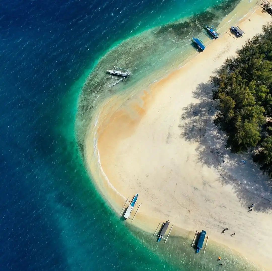 Hotels near Gili Nanggu