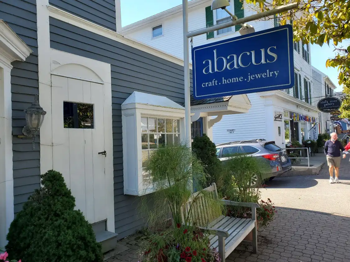 Hotels near Abacus Gallery