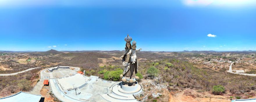 Estátua de Nossa Senhora do Carmo