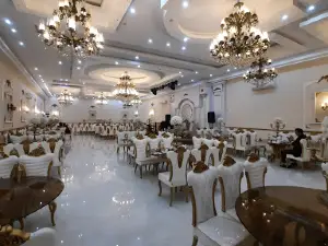 Arcade Luxury Hall Garden