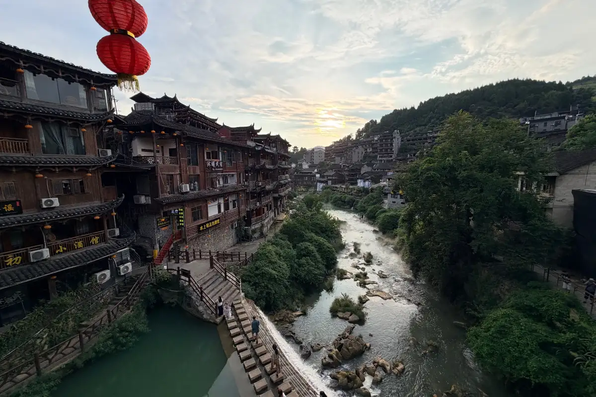 Practical Travel Tips for a Smooth Furong Ancient Town Visit