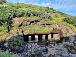 Harishchandragad trek start point Paachnai