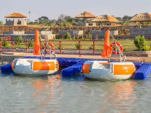 Lynod and Eunice Leisure farms