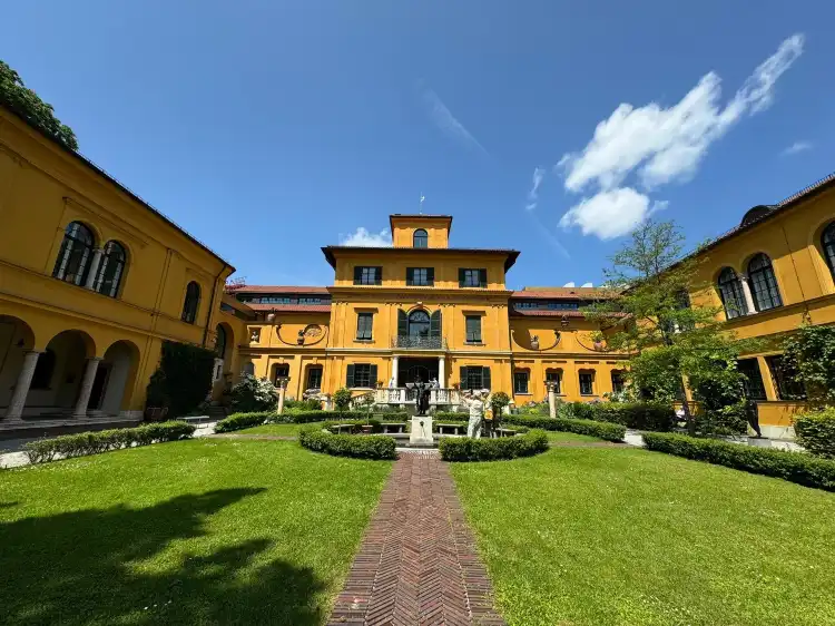 Các khách sạn gần Municipal Gallery in Lenbach House