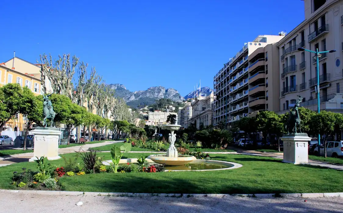 Отели рядом с достопримечательностью «Les Jardins Bioves»