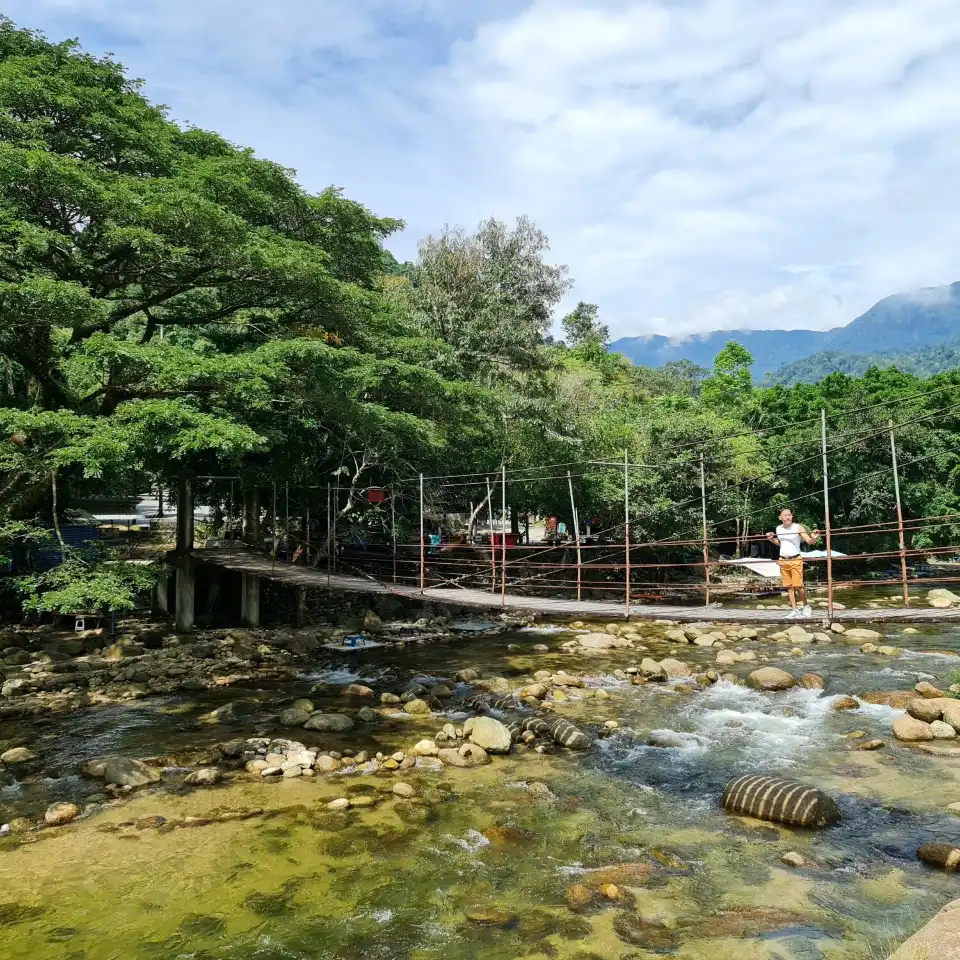 2_Kiriwong Village