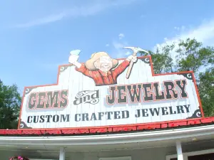 Gem Mountain Gemstone Mine