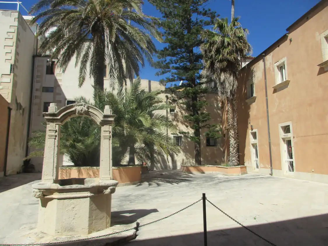 Hotels near Papyrus Museum "Corrado Basile"