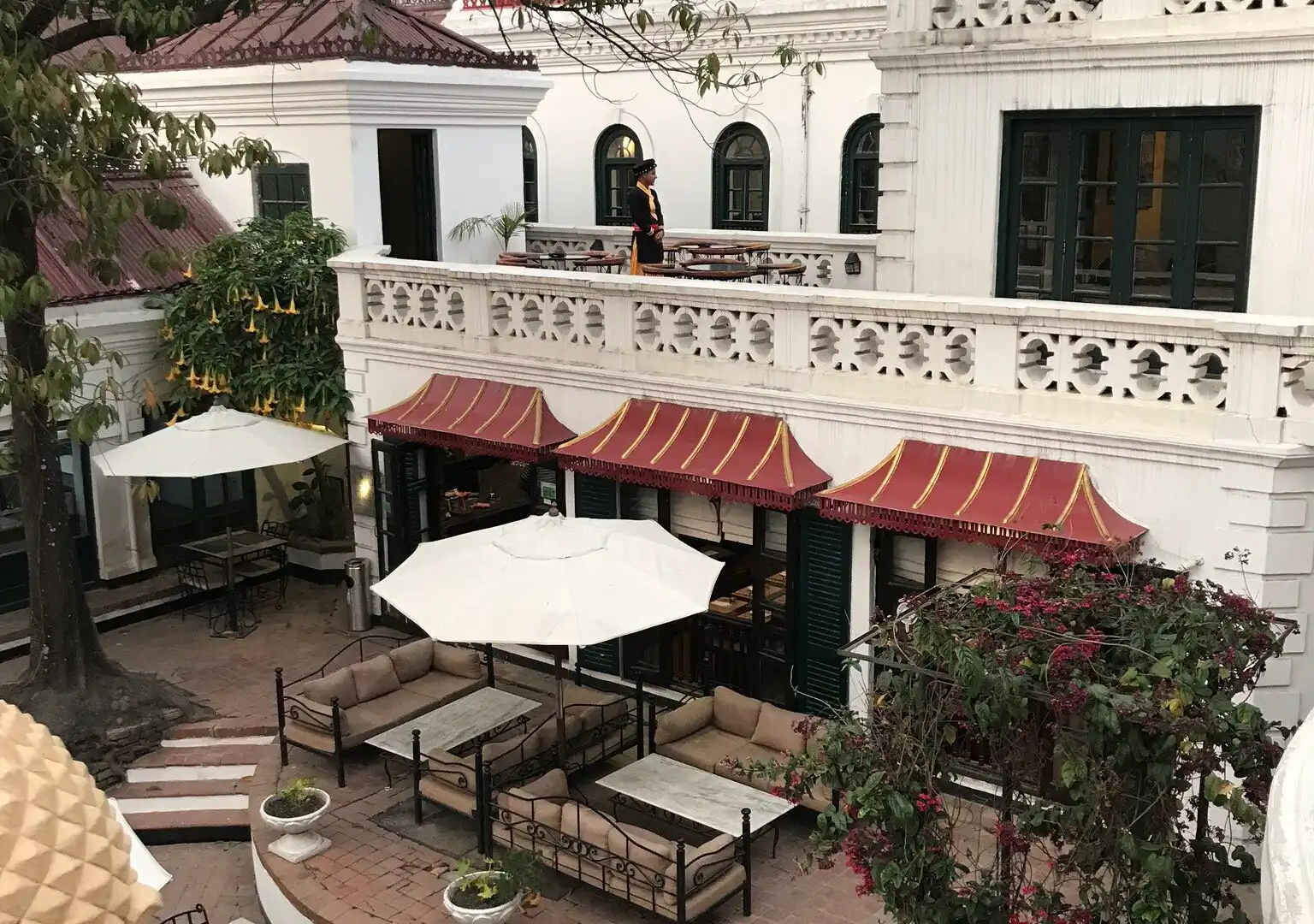 Hotels near Baber Mahal Revisited