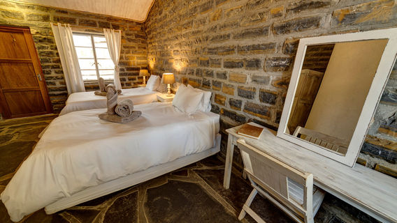 Neuras - N/a'an ku se Wine and Wildlife Estate