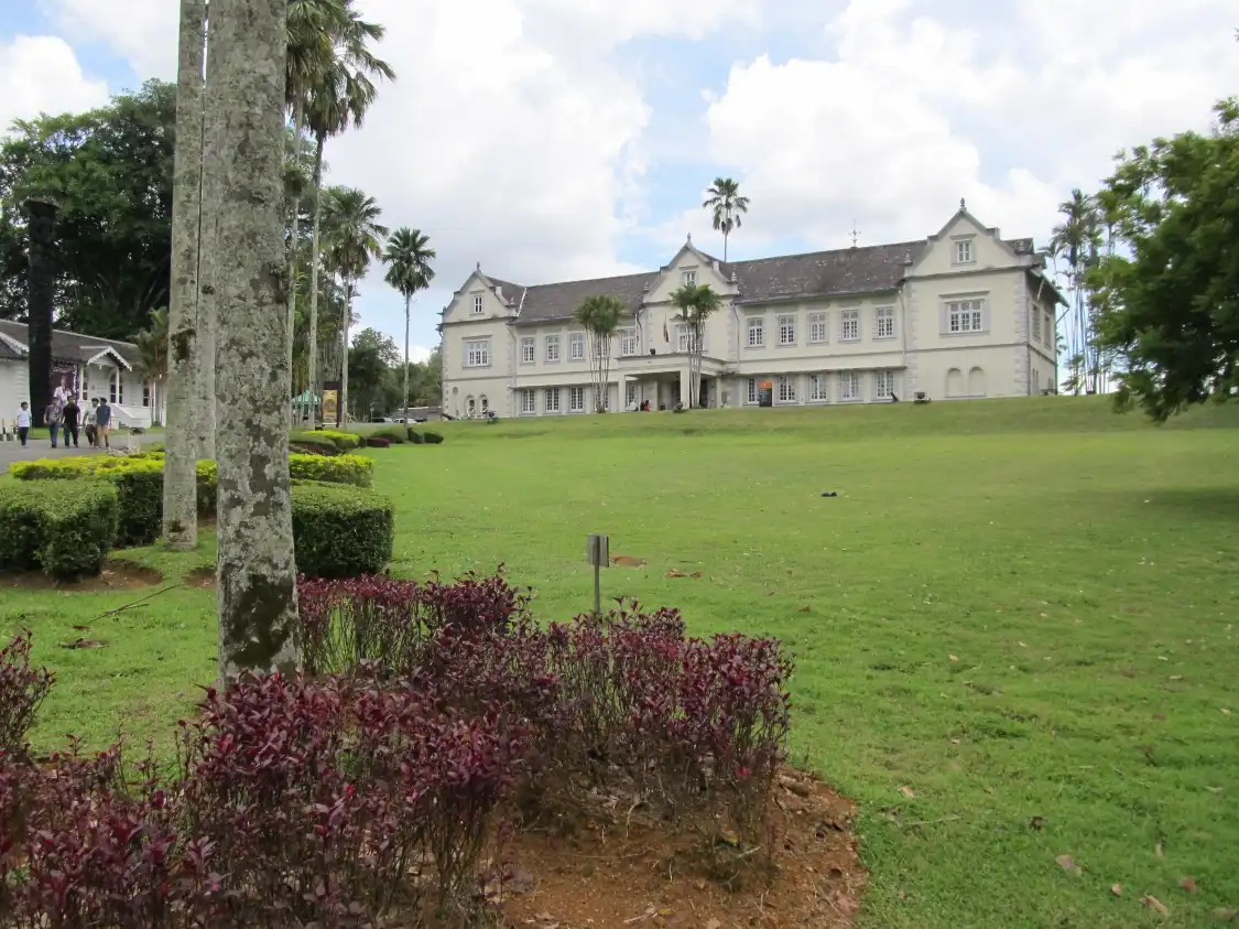 Hotels near Islamic Museum