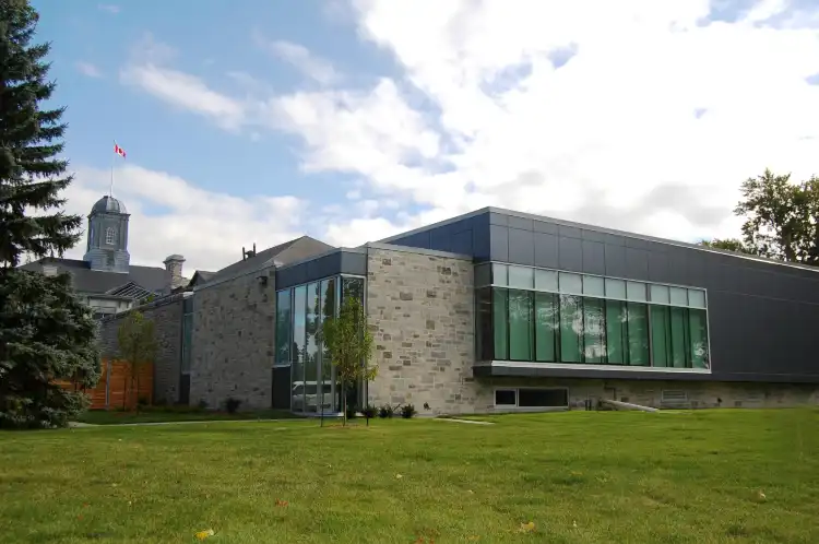 Hotels in Lennox and Addington County