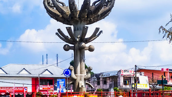 Tugu Liwa - Monumen Paksi Pak Sekala Bekha