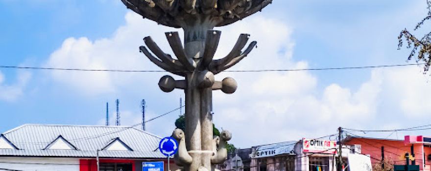 Tugu Liwa - Monumen Paksi Pak Sekala Bekha