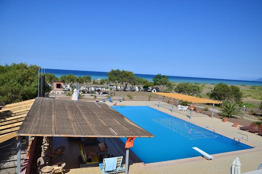 Ενοικιαζόμενα δωμάτια-Καμπινγκ, Oasis village camping & bungalows, Αγία Άννα