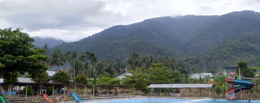 Kolam Renang Lawe Loning