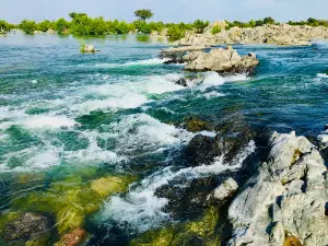 Closeup Dam View Point