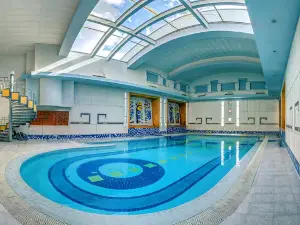 Amir kabir hotel pool