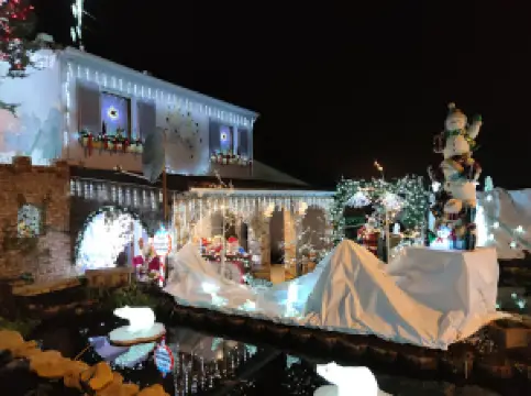 Maison du Père Noel Carling