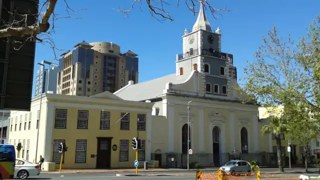Hotels near Gold of Africa Museum